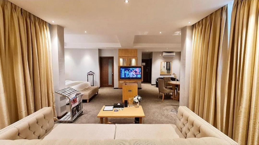 The Grand Palace Hotel Singine 외부 사진